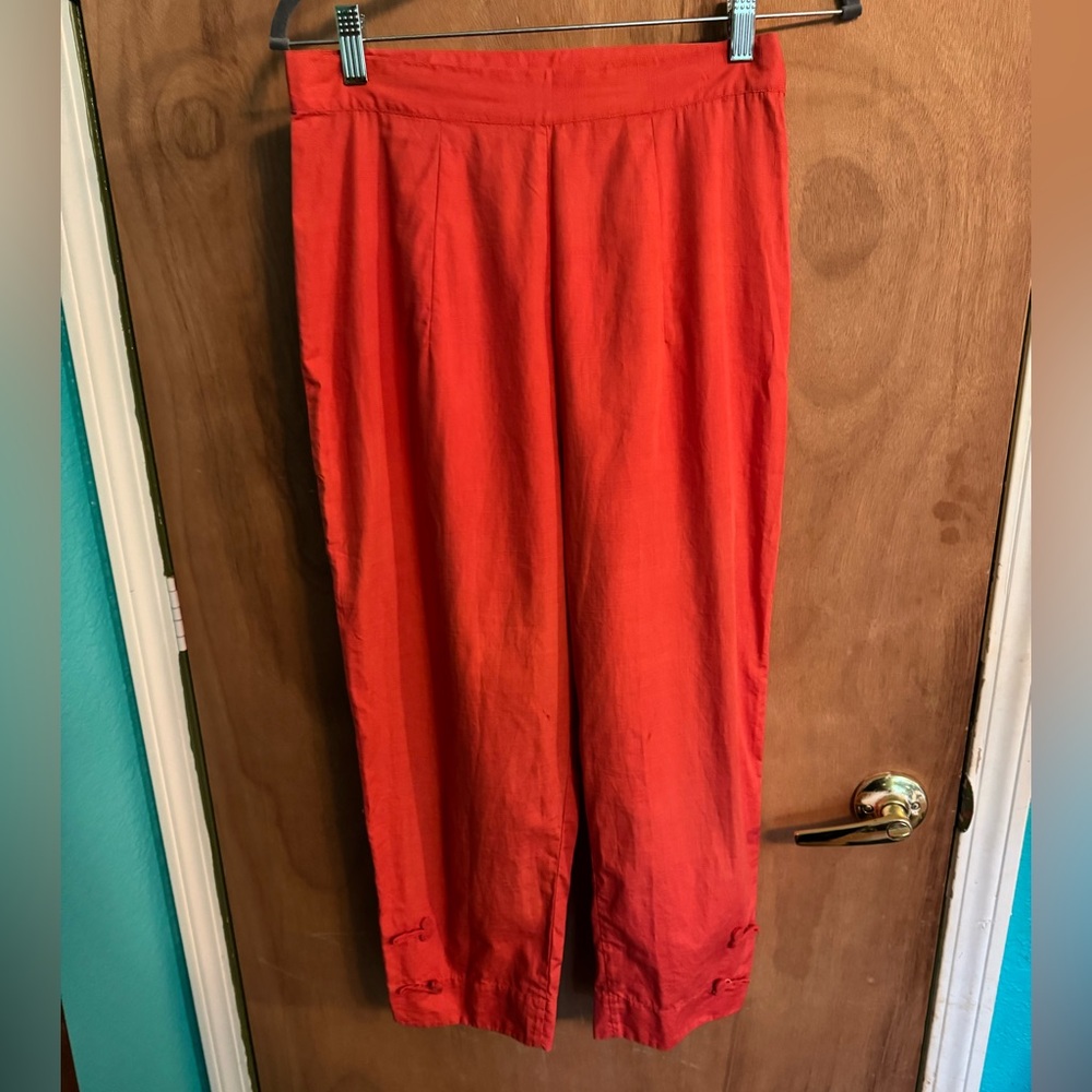 Made in Japan vintage cotton pedal pushers Bold Orange Fabric. Missing closure.